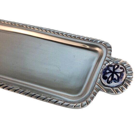 Decorative Aluminum Serving Tray With Hand-Painted Ceramic Talavar Handle Accent - Picture 6 of 11